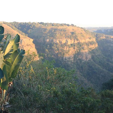 Ammazulu African Palace Kloof Bagian luar foto
