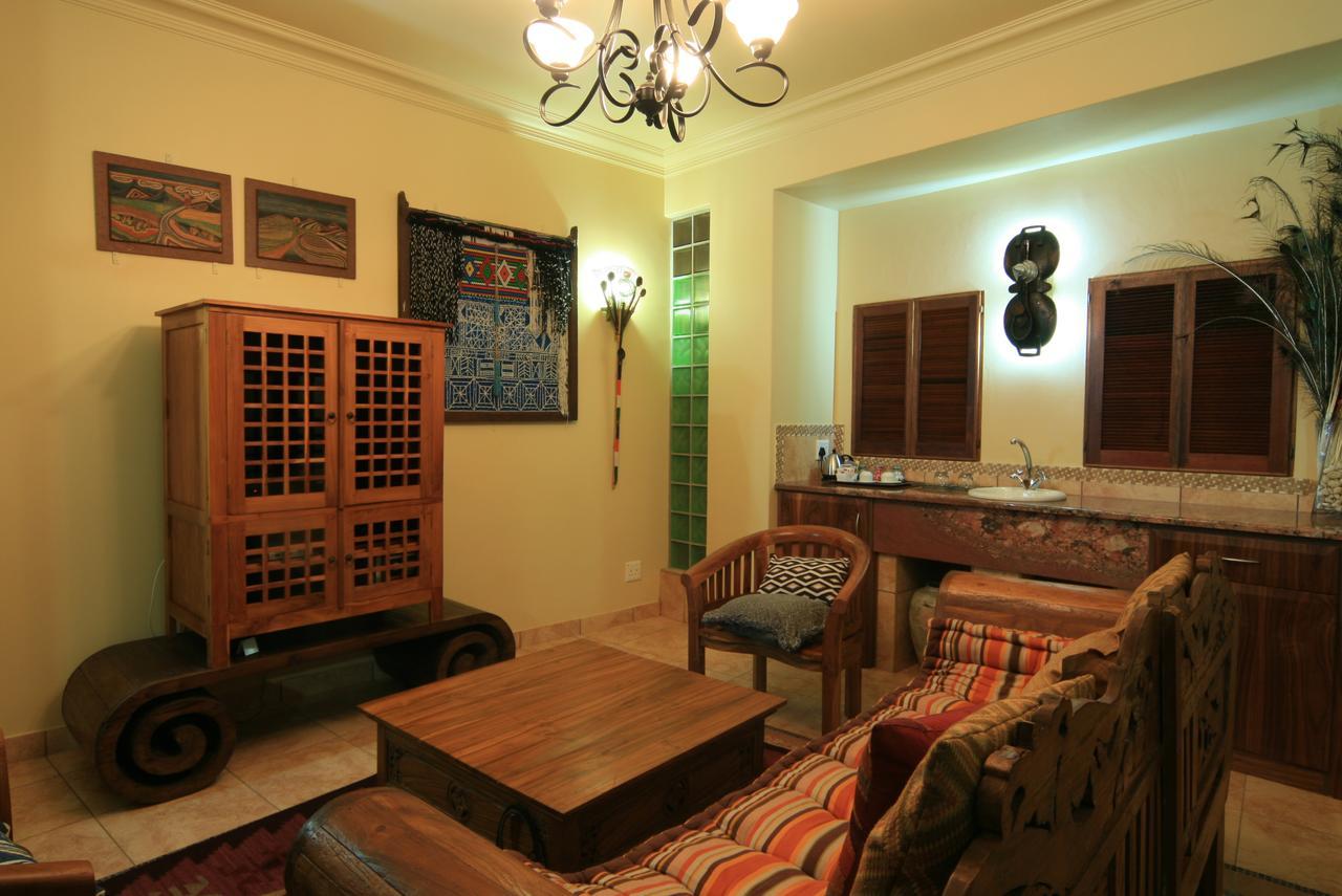 Ammazulu African Palace Kloof Bagian luar foto